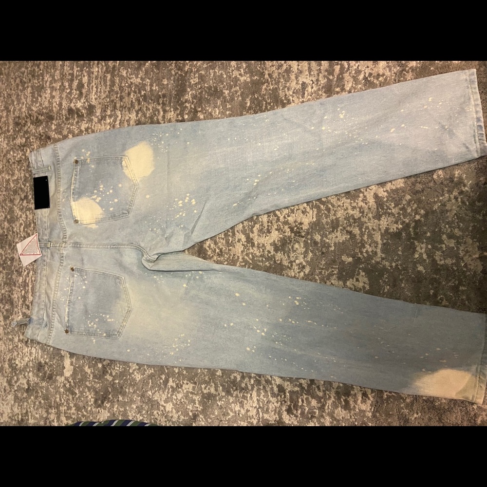 Ripped skinny jeans